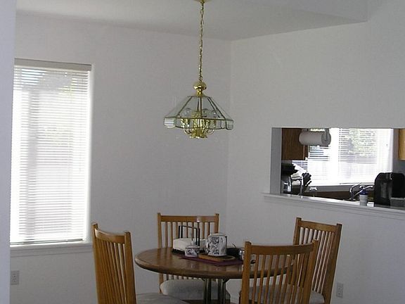 Dining has pass thru to kitchen