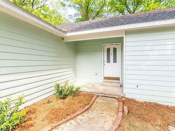 5th image of 301 Dogwood Glen Dr