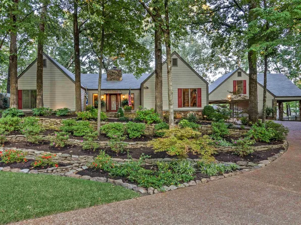 8437 E Rembrook Dr, Cordova, TN 38016