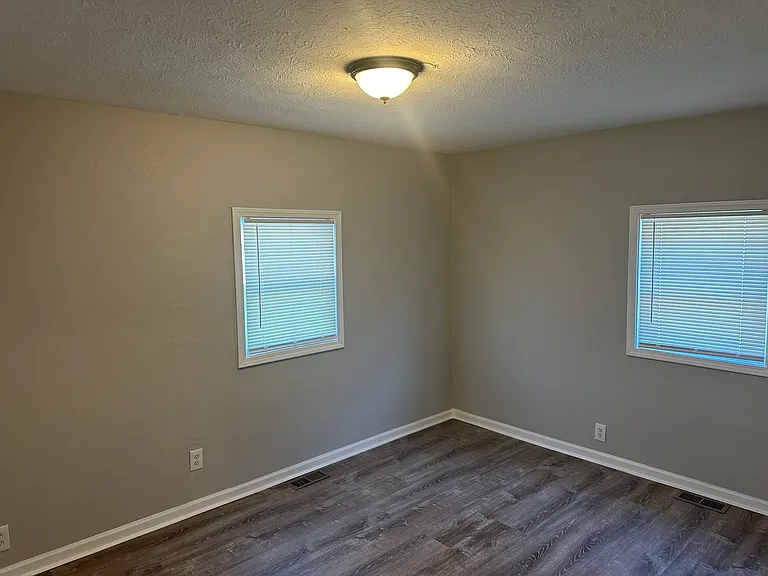 5138-40 English Ave #5140 — Photo 3