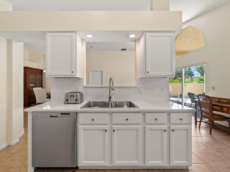 1st image of 15133 Oak Chase Court