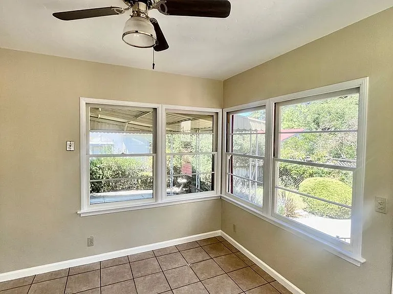 738 Vine St — Photo 8
