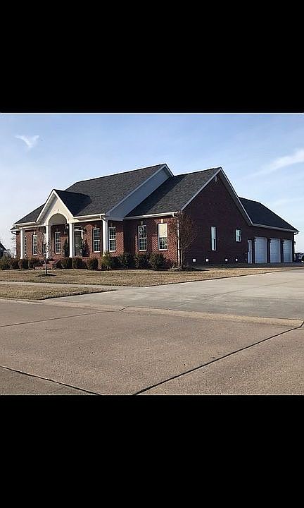 1st image of 525 Saint Lawrence Dr