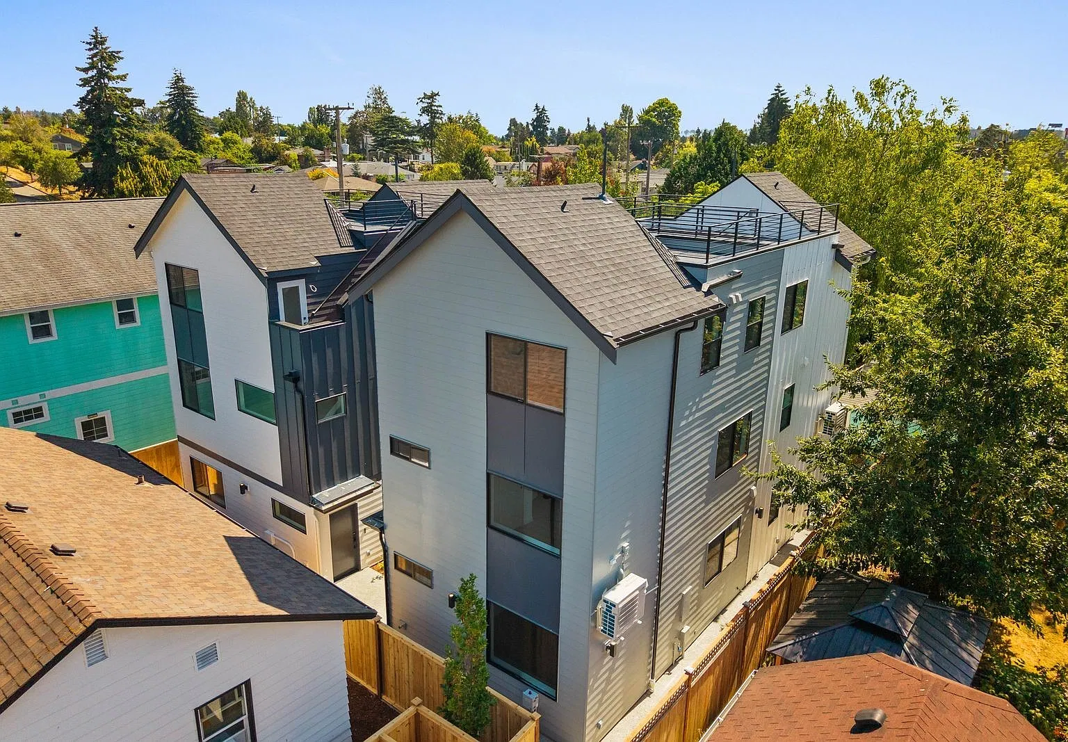 3943 S Morgan St — Photo 1