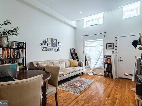5th image of 405 Bainbridge St #A
