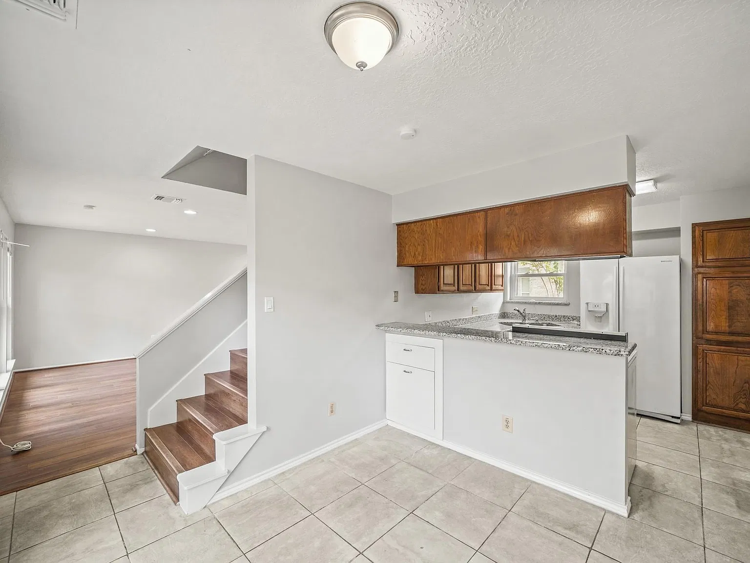 2 bed, 1.5 bath, 1115 sqft, $1,495 — Photo 3