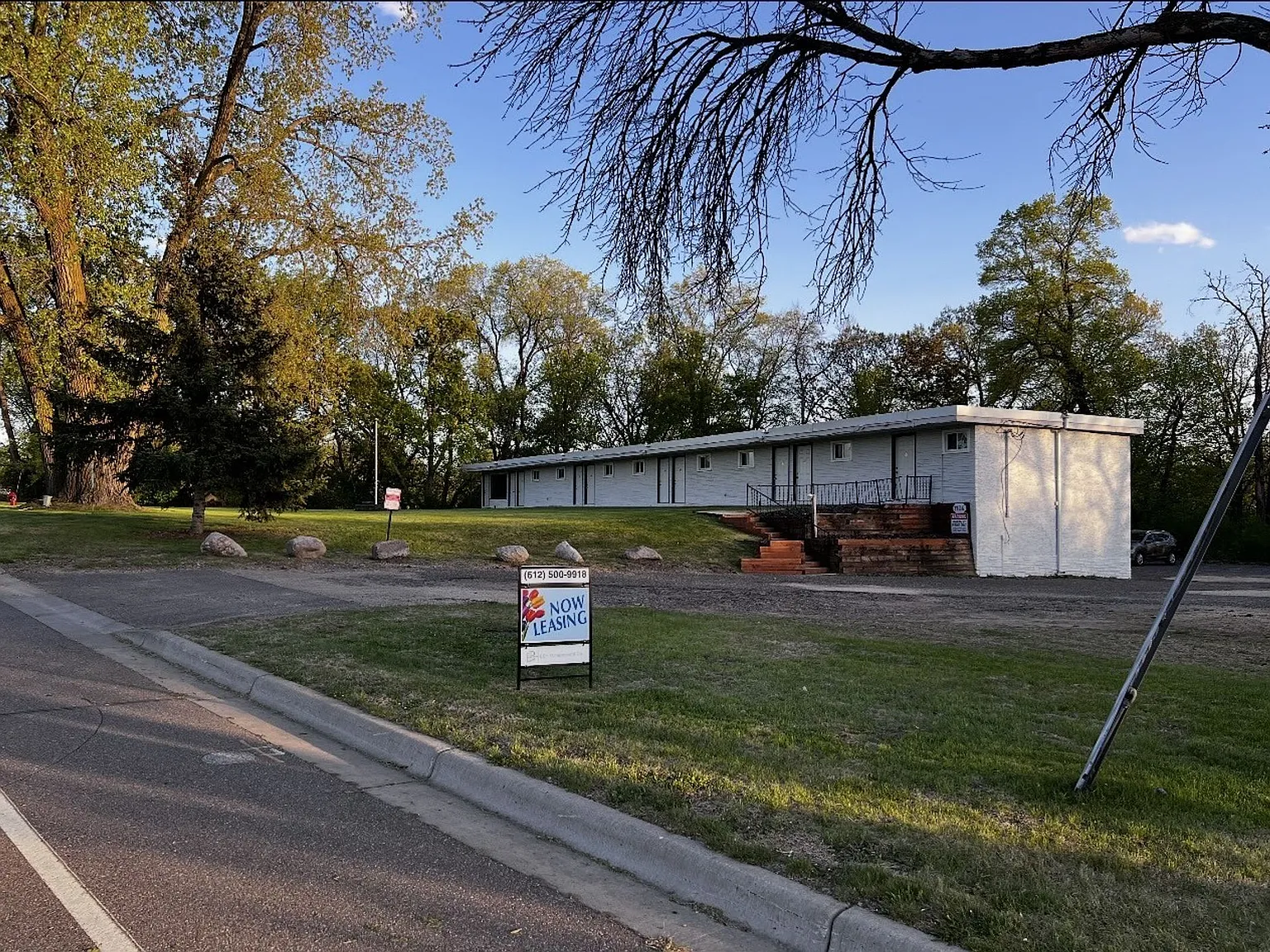 Creekview Apartments — Photo 2