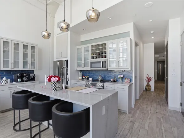 2600 W 7th St APT 1707, Fort Worth, TX 76107