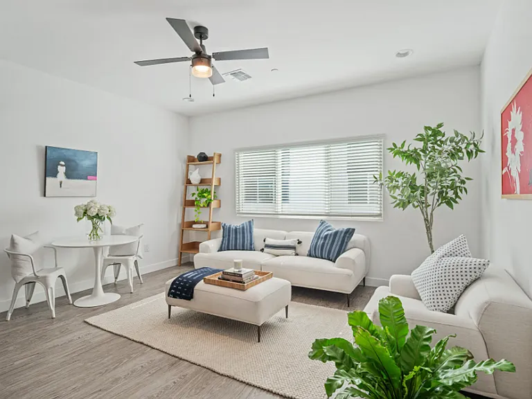 Earll 6 Townhomes — Photo 3