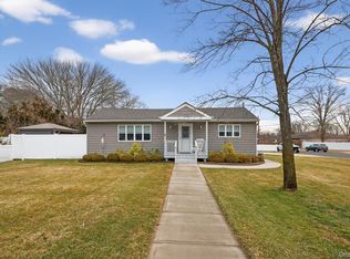 737 Belmore Ave, Islip Terrace, NY 11752