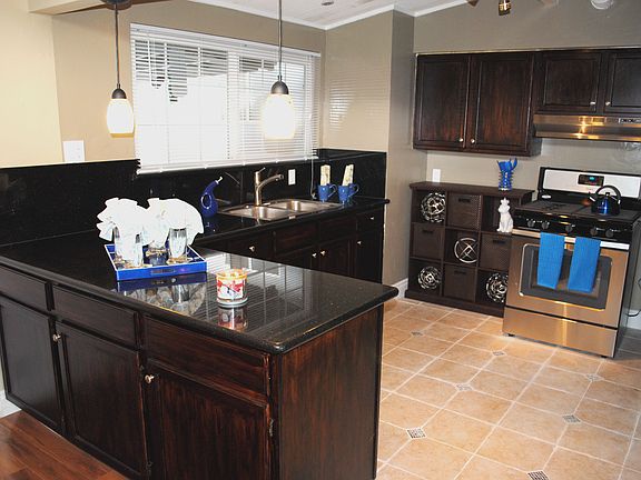5th image of 1588 Primm Ave