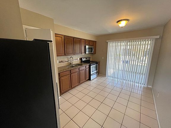 5th image of 85 Lake Villa Way