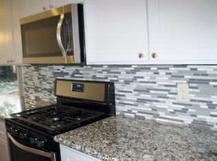2022 Highland Hills Dr, Sugar Land, TX 77478