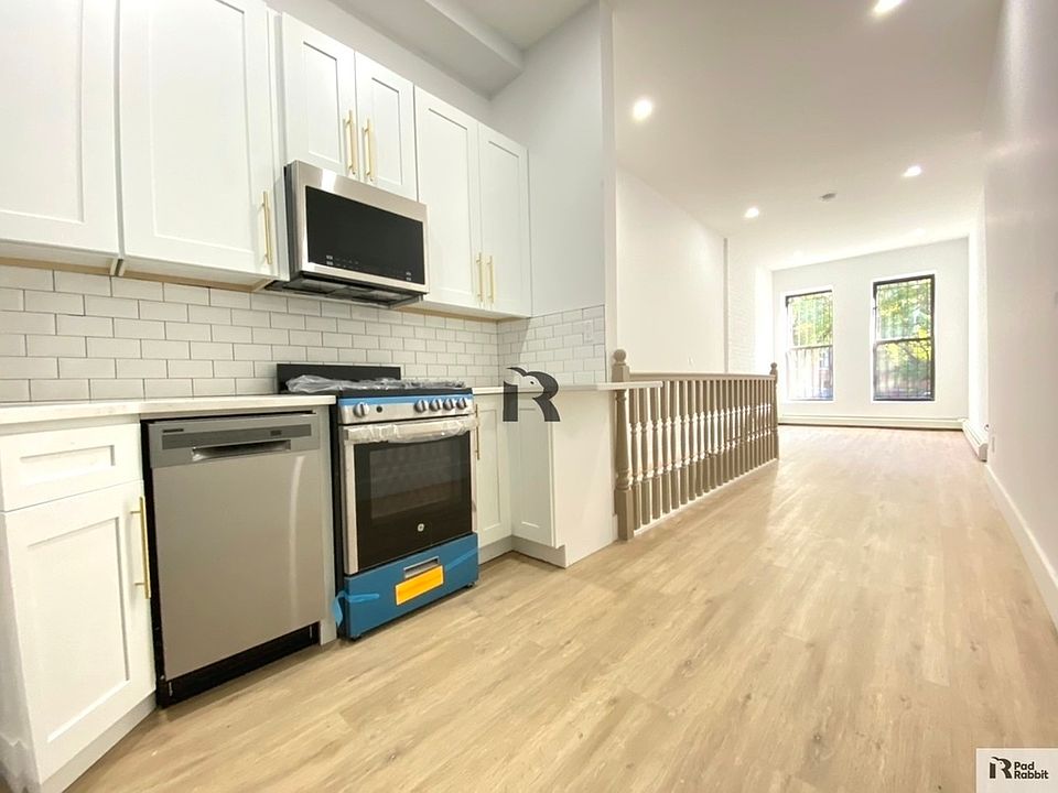 1st image of 193 Jefferson Ave