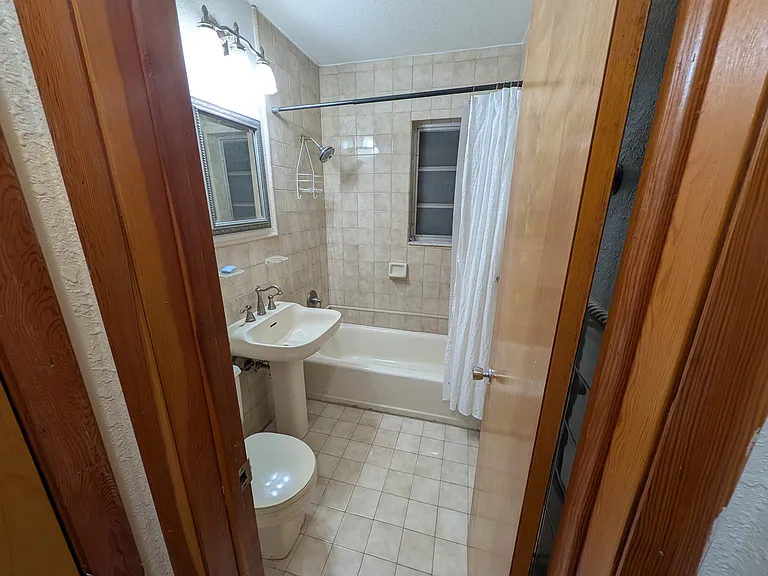 1037 SW 76th Ave — Photo 8