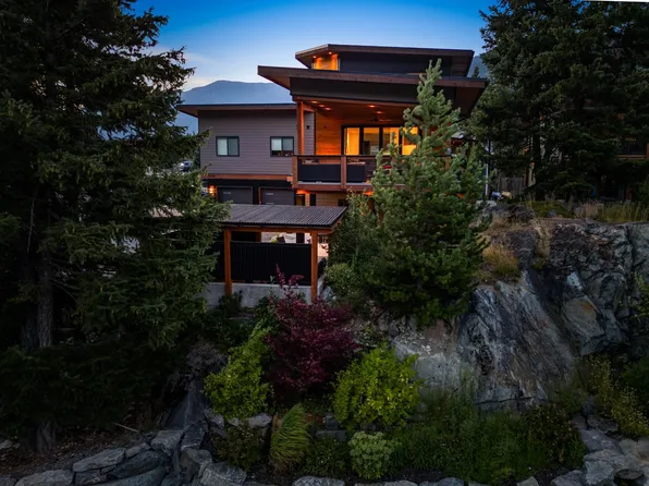 7456 Dogwood St, Pemberton, BC V0N 2L1