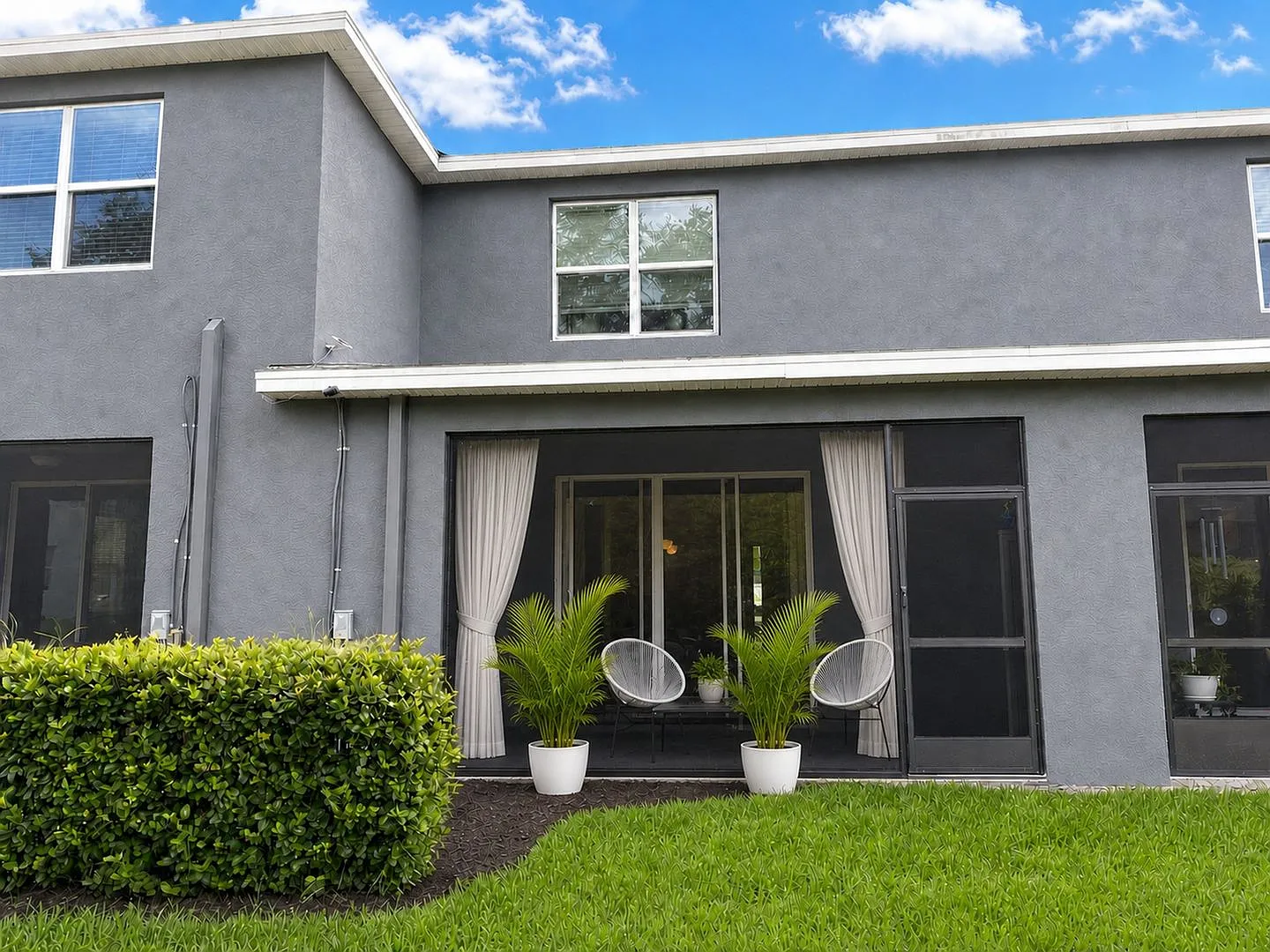 Upgraded Townhome Near Waterside with Screened Lanai & Hot Tub — Photo 3