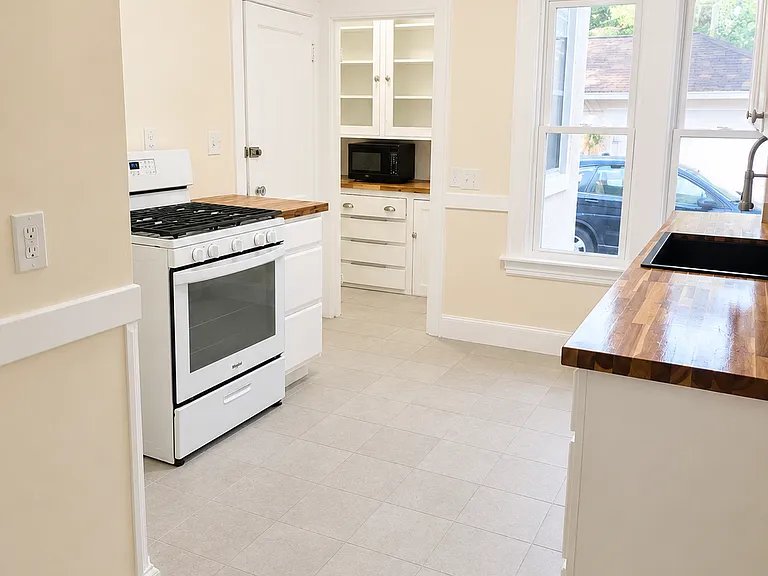 380 McKinley Ave #1 — Photo 9