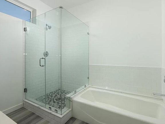 4th image of 1406 Eagle Vista Dr #1