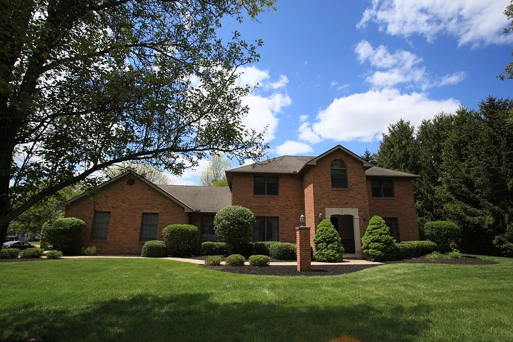 111 Falcon Dr photo 1