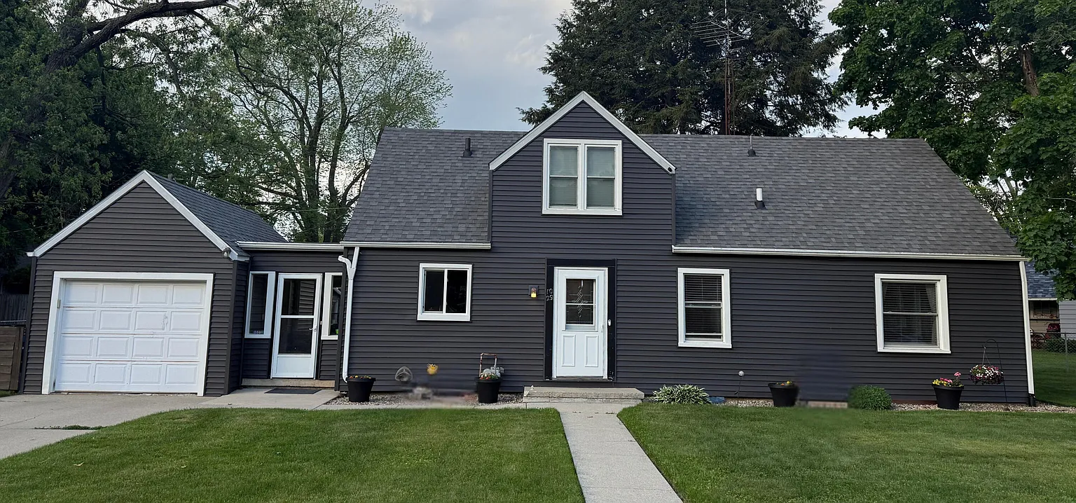 1029 Fox St photo 1