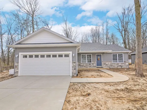 720 W Hidden Creek Dr, South Bend, IN 46614