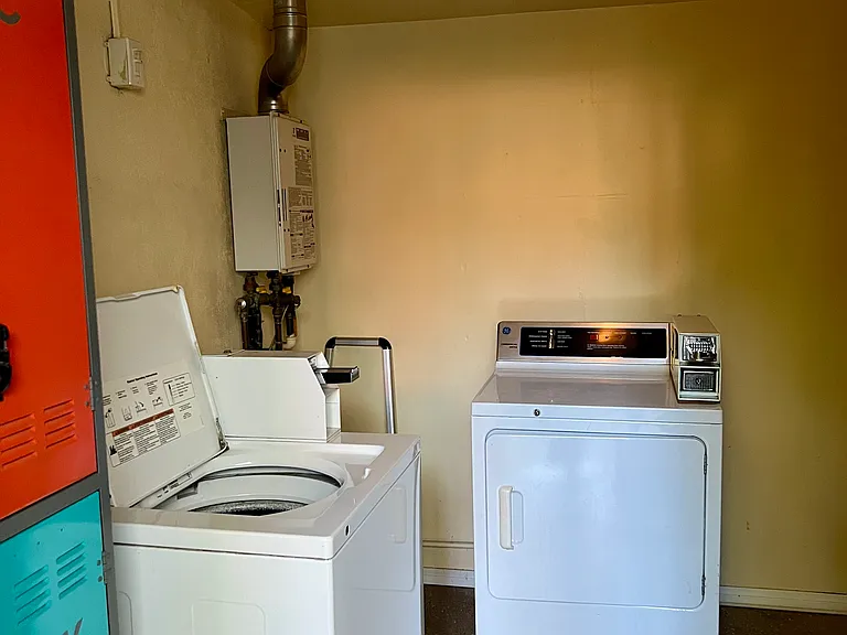 228 W Lemon Ave #B — Photo 19