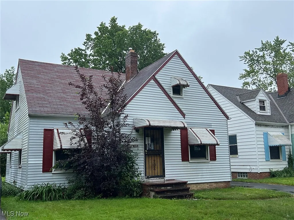 3865 Lee Heights Blvd photo 1