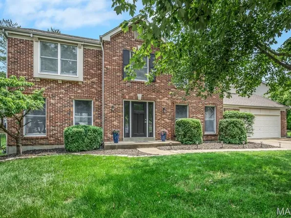 1720 Eldon Ridge Ct, Chesterfield, MO 63017