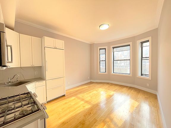 3rd image of 252 W 76th St APT 6D