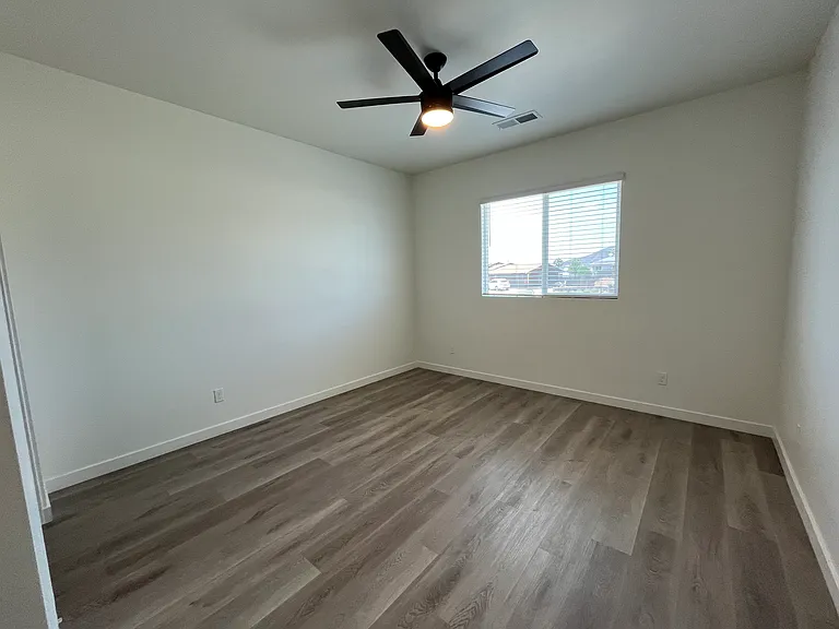 1715 Terrace Hill Dr — Photo 25