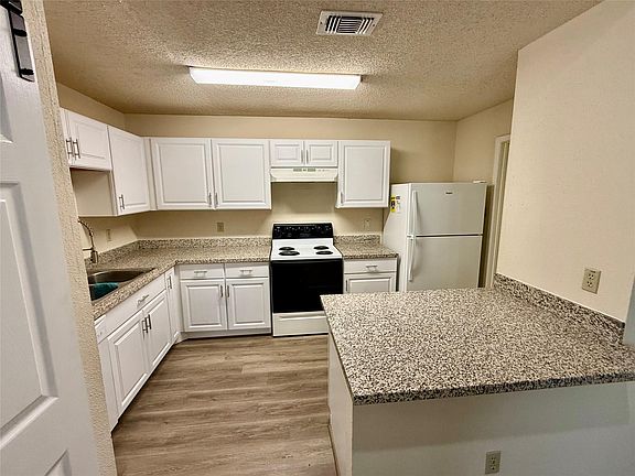 2nd image of 23331 Pebworth Pl