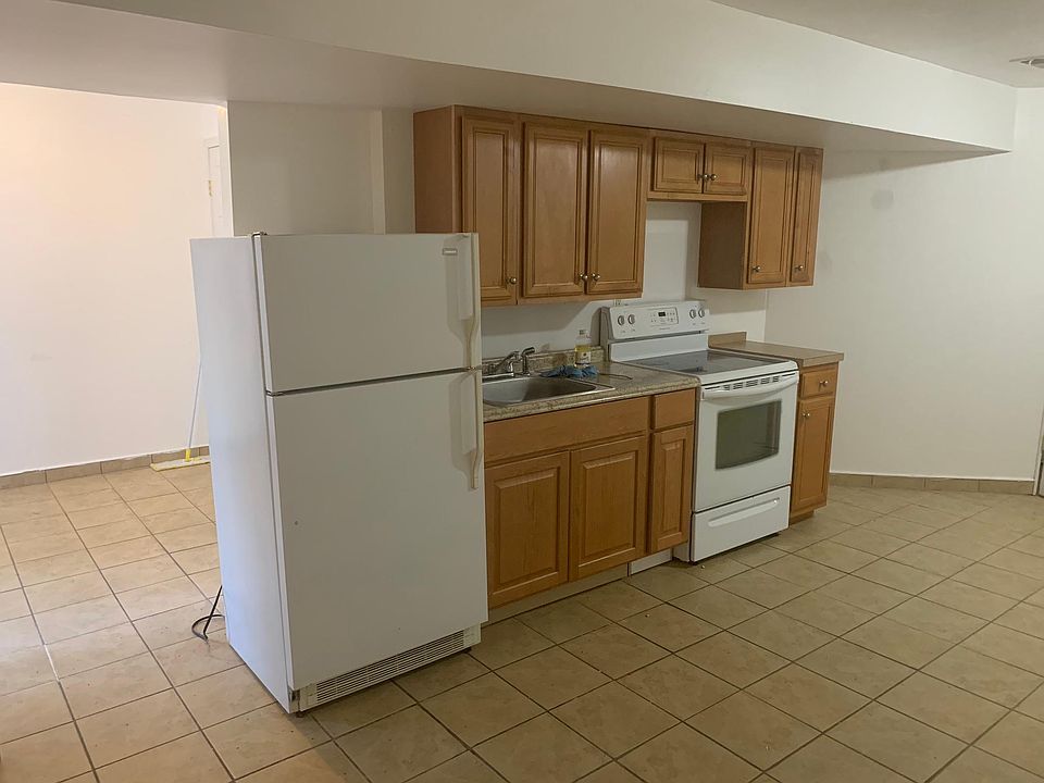 1st image of 12 Raymond Pl #G