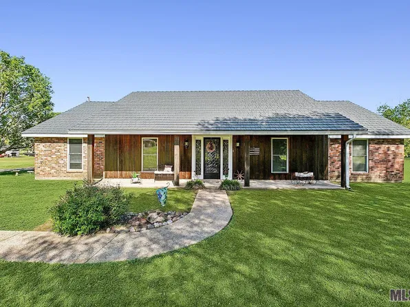 1217 Holly Dr, Slaughter, LA 70777