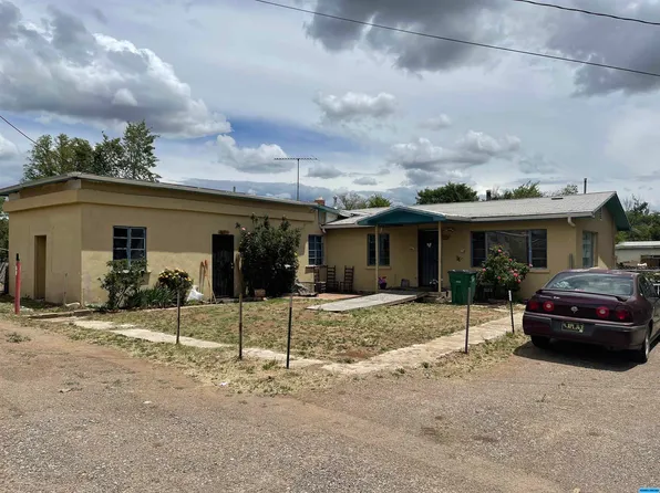 903 Bellm St, Santa Clara, NM 88026