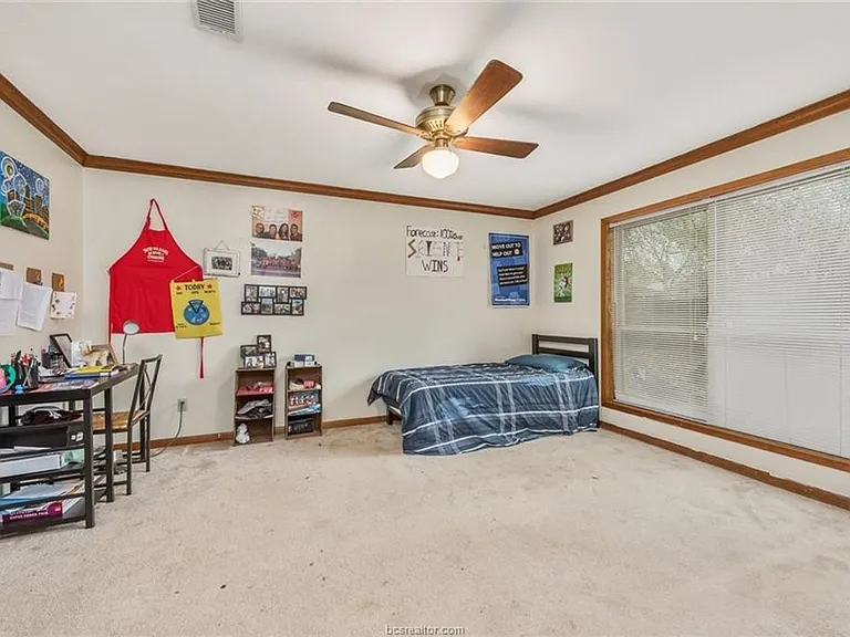1203 Hardwood Ln — Photo 9