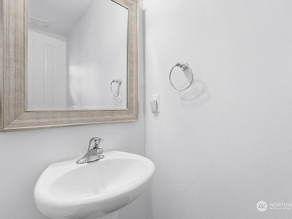 5th image of 2542 167th Street E