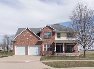 115 Driftwood Ln, Fairfax, IA 52228