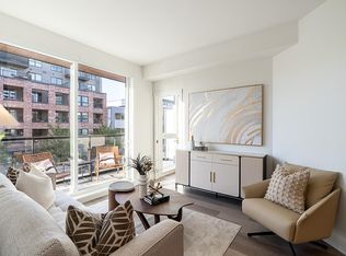 422 Lakewood Dr #202, Vancouver, BC V5L4L1