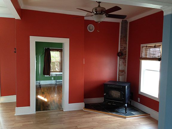 4th image of 613 Pine St