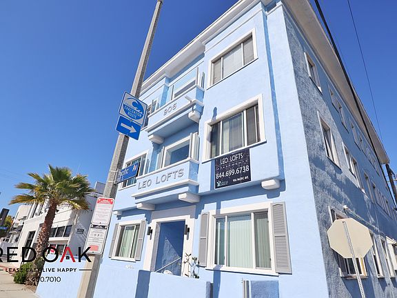 3rd image of 906 Pacific Ave #8