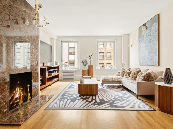 40 W 55th St APT 4B, New York, NY 10019