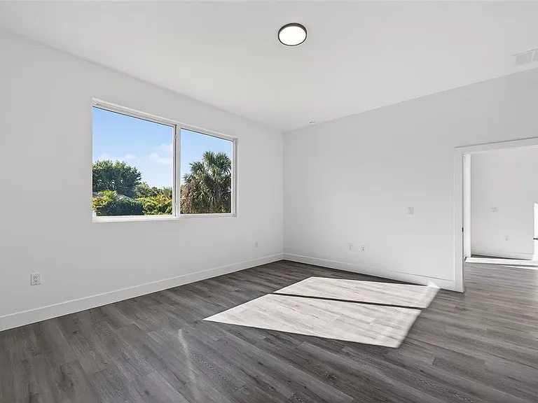 511 Sweetwater Dr — Photo 30