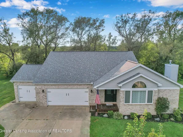 6180 Lakeview Cir, Dimondale, MI 48821