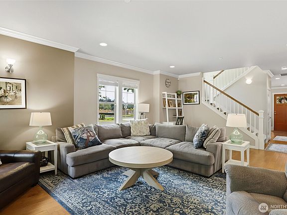 3rd image of 2233 Mill Street NE