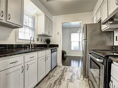 5547 Forest Hill Ave — Photo 2