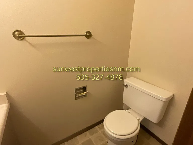 1631 Farmington Ave #4 — Photo 9
