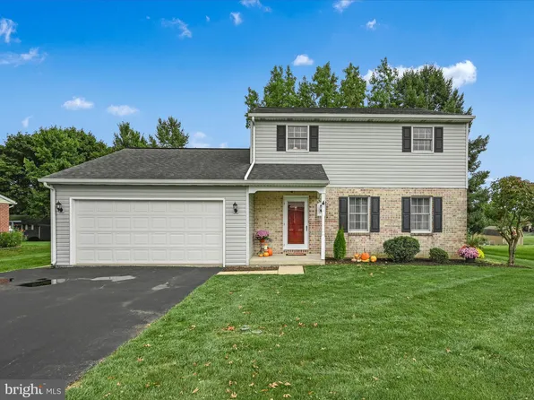 275 Woodchuck Dr, Ephrata, PA 17522