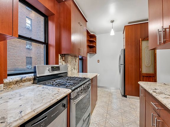 3rd image of 83-44 Lefferts Blvd APT 2D