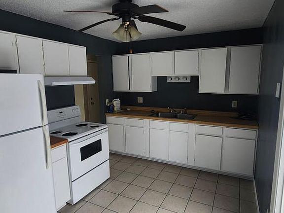 4th image of 836 2nd St #2